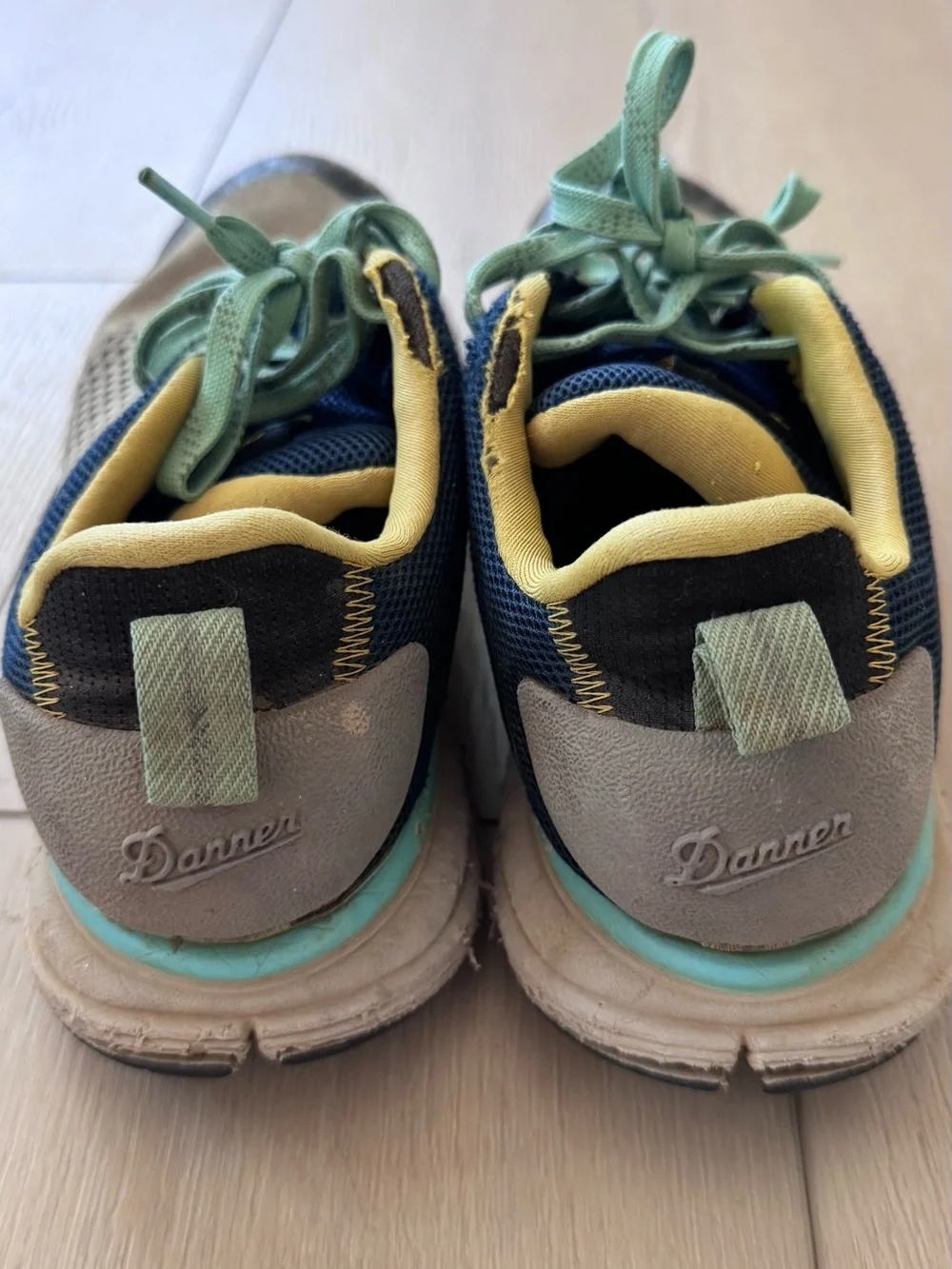 Danner Women's campo 2560 hiking shoe size 9